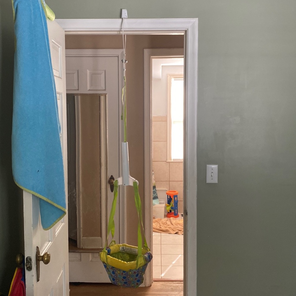 Doorway jumper for toddlers
